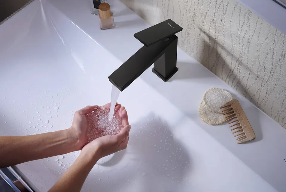 Змішувач Tecturis E 110 CoolStart EcoSmart+ для умивальника без донного клапана, Matt Black (73012670) — фото 2