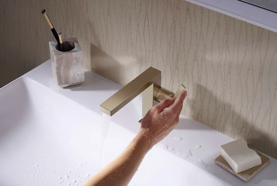 Змішувач Tecturis E 110 Fine CoolStart EcoSmart+ для умивальника без донного клапана, Brushed Bronze (73021140) — фото 3